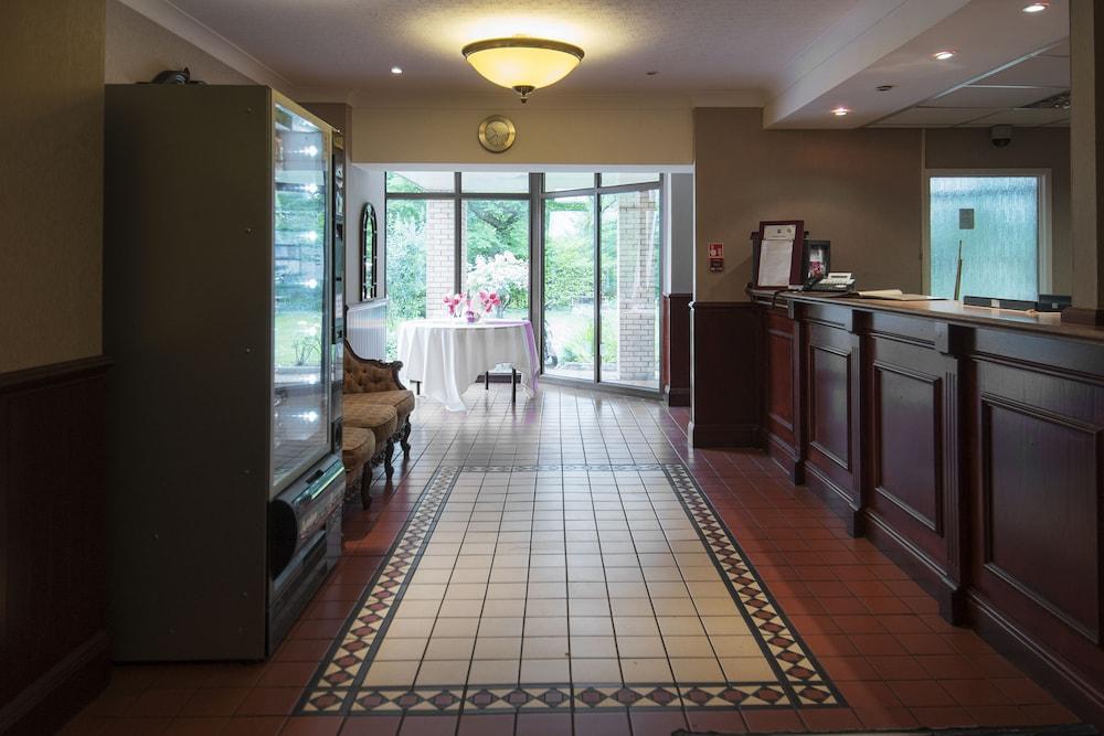 Paddington House Hotel Warrington Bagian luar foto